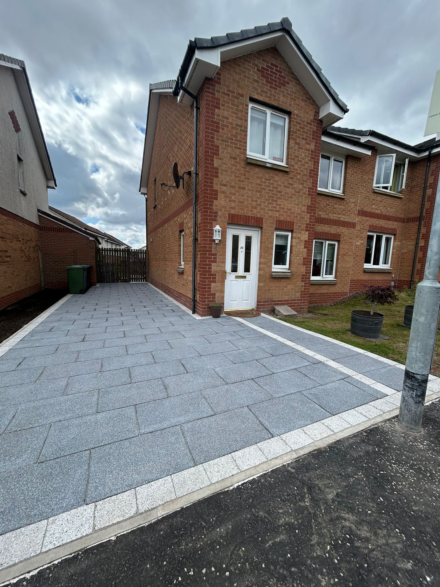 Driveway installation Glasgow by Lenzie Landscapes